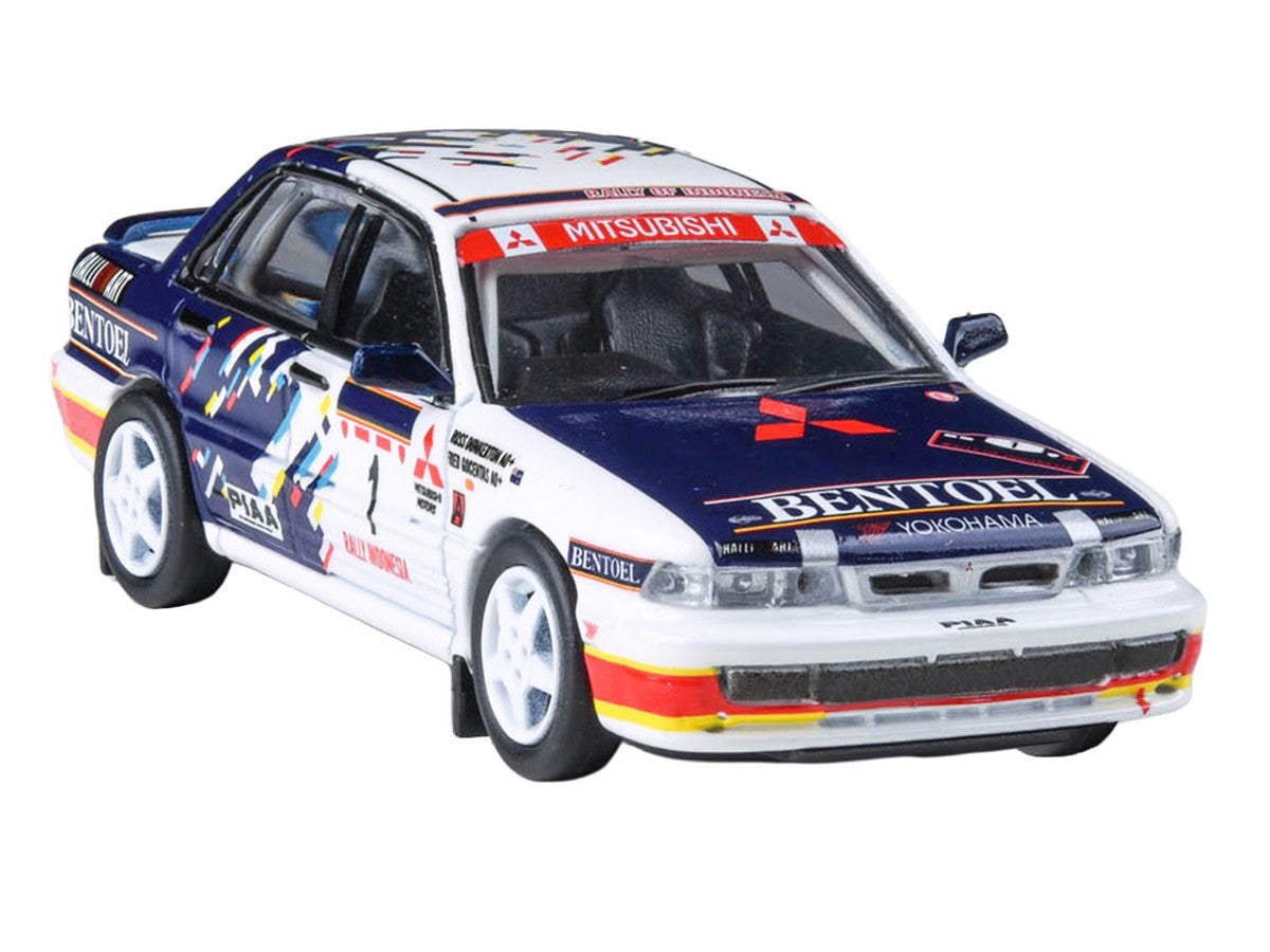 Mitsubishi Galant VR-4 RHD (Right Hand Drive) #1 Ross Dunkerton - Fred Gocentas "Rally Indonesia" (1993) 1/64 Diecast Model Car by Paragon Models-4