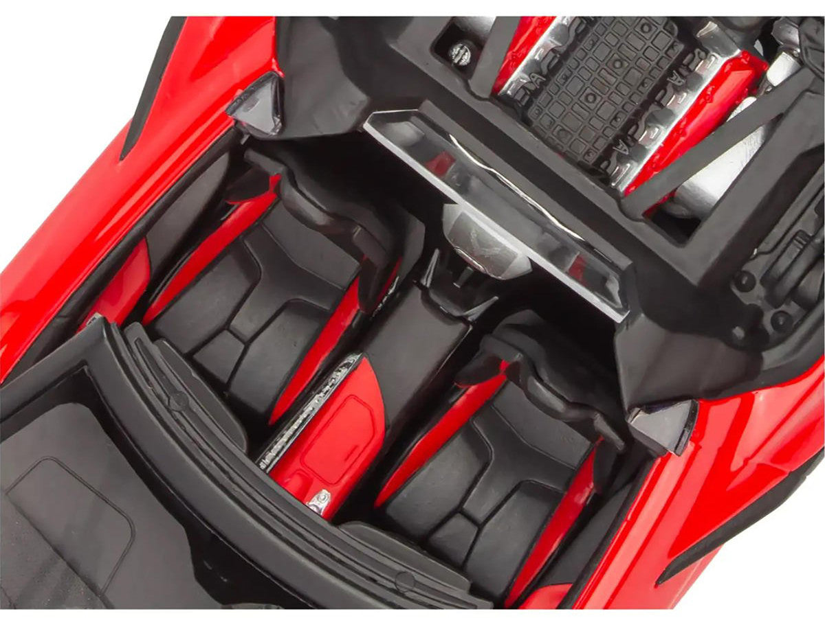 Level 4 Model Kit 2022 Chevrolet Corvette C8 Hardtop Convertible 1/25 Scale Model by Revell-2