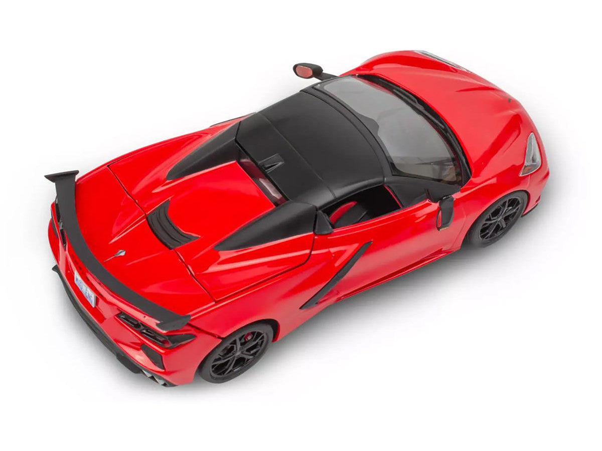 Level 4 Model Kit 2022 Chevrolet Corvette C8 Hardtop Convertible 1/25 Scale Model by Revell-4