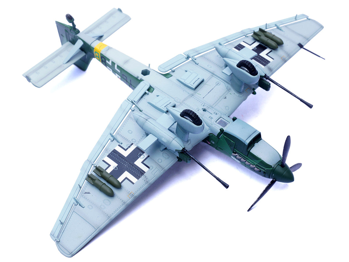 Junkers Ju 87G2 Stuka Bomber Aircraft "10.(Pz)/SG 2 Immelmann T6+BB Oberst Hans-Ulrich Rudel Romania" (1944) German Luftwaffe "Wing" Series 1/72 Diecast Model by Panzerkampf-2