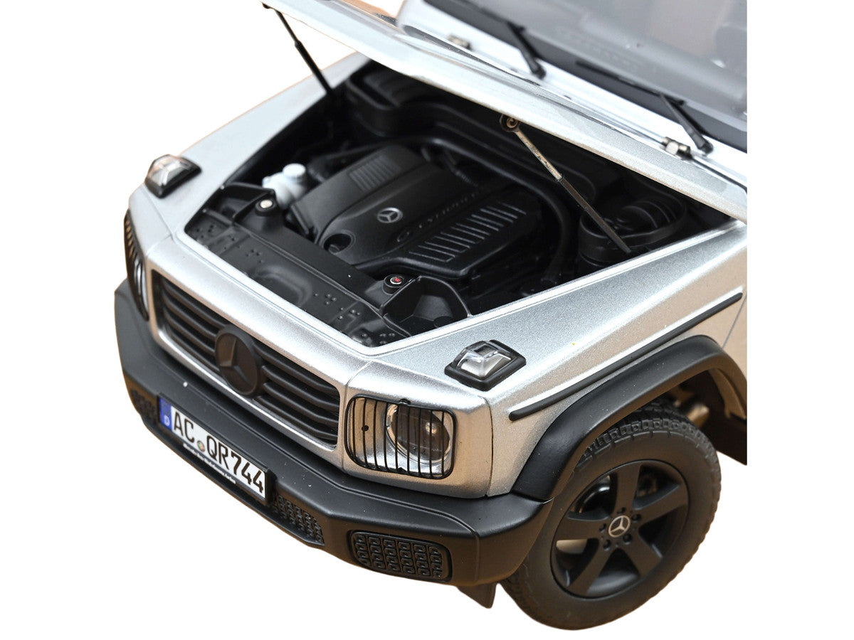 2024 Mercedes-Benz G-Class Professional Iridium Silver Metallic with Black Top and Roof Rack 1/18 Diecast Model Car by Norev-2