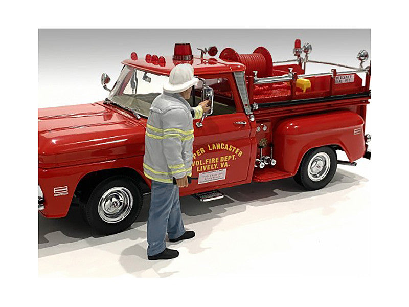 "Firefighters" Fire Captain Figure for 1/24 Scale Models by American Diorama-2