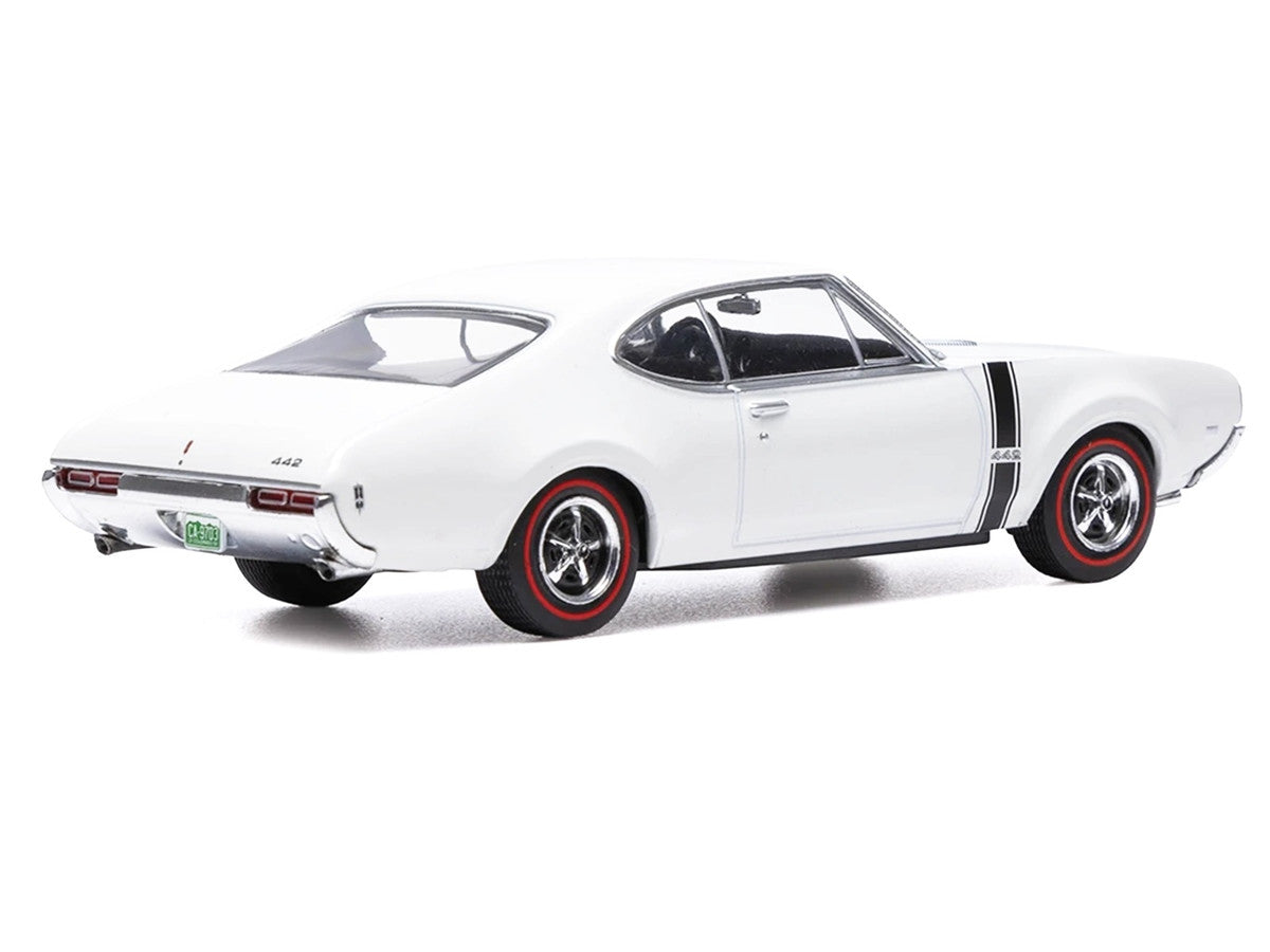 1970 Oldsmobile 442 W-30 Coupe White with Black Stripes 1/43 Diecast Model Car by IXO Models-2