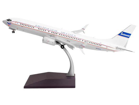 Boeing 737-900ER Commercial Aircraft with Flaps Down "Continental Airlines - United Airlines" (N75435) White with Red and Blue Stripes "Gemini 200" Series 1/200 Diecast Model Airplane by GeminiJets-0