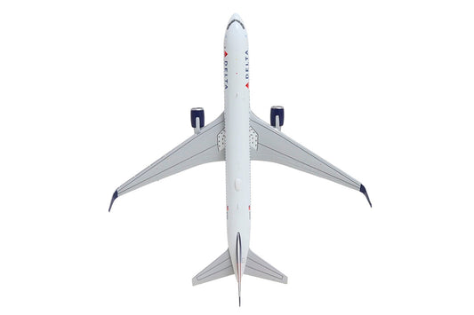 Boeing 767-300ER Commercial Aircraft "Delta Air Lines" (N199DN) White with Red and Blue Tail 1/400 Diecast Model by GeminiJets-0