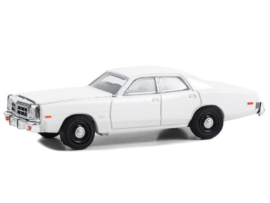 1977-78 Dodge Monaco Police Pursuit White "Hot Pursuit - Hobby Exclusive" Series 1/64 Diecast Model Car by Greenlight-0