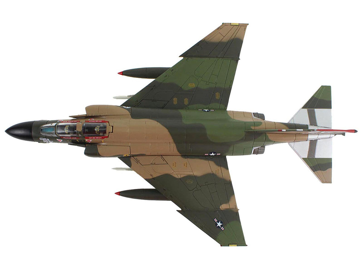 McDonnell Douglas EF-4C Wild Weasel Fighter-Bomber Aircraft "64-0840 67th TFS Korat RTAFB Super Cocks Swiss Samilar" (1971) United States Air Force "Air Power Series" 1/72 Diecast Model by Hobby Master-1
