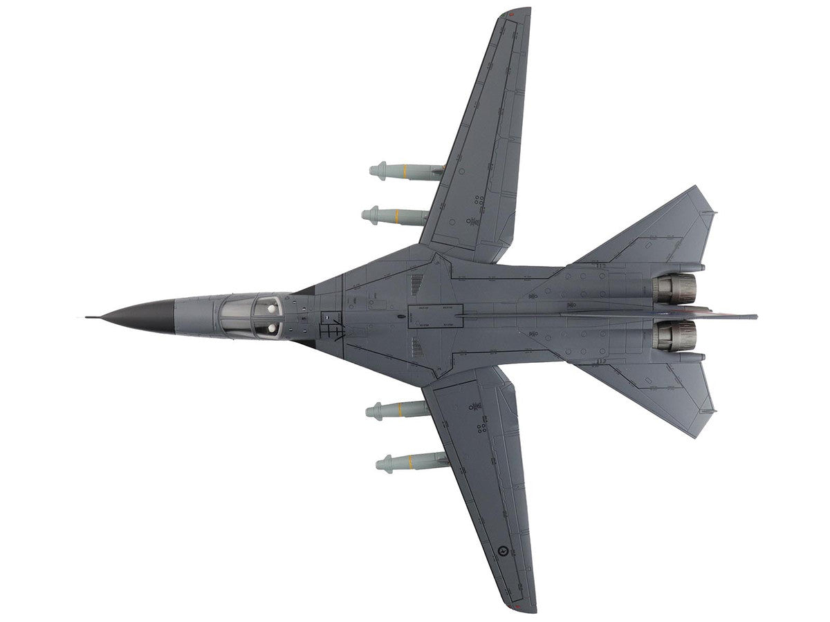 General Dynamics F-111C Pig Aircraft "90th Anniversary of No. 6 Squadron" (2007) Royal Australian Air Force  "Air Power Series" 1/72 Diecast Model by Hobby Master-1
