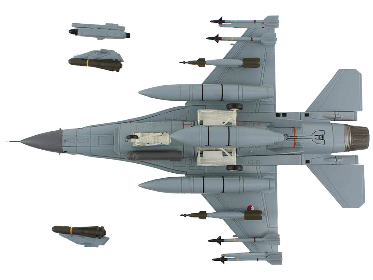 Lockheed F-16AM Fighting Falcon Fighter Aircraft "313 Squadron Afghanistan" (2008) Royal Netherlands Air Force (RNLAF) "Air Power Series" 1/72 Diecast Model by Hobby Master-1