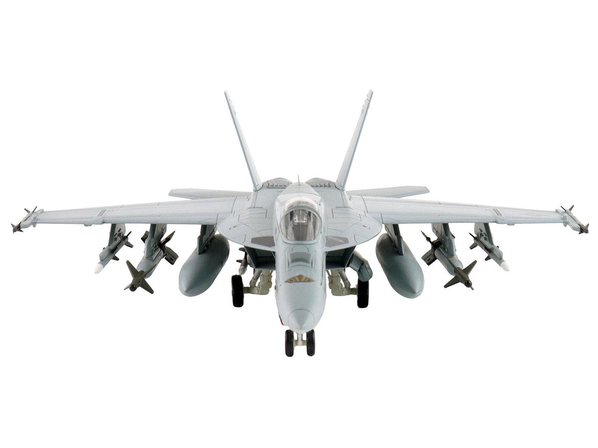 Boeing F/A-18E Super Hornet Fighter Aircraft "Dagger Team (with decals)" United States Navy "Air Power Series" 1/72 Diecast Model by Hobby Master-1