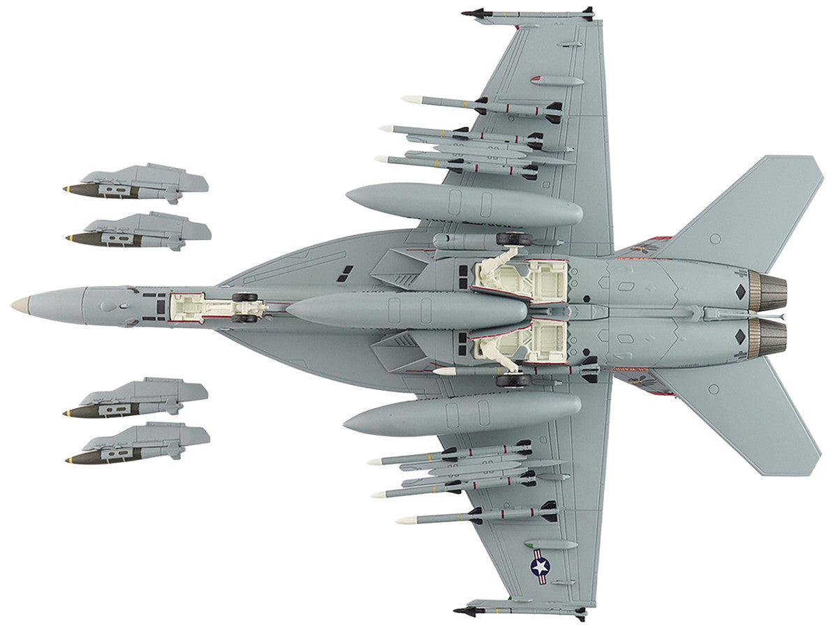Boeing F/A-18E Super Hornet Fighter Aircraft "168910 Golden Warriors VFA-87 Operation Inherent Resolve" (2017) United States Navy "Air Power Series" 1/72 Diecast Model by Hobby Master-3
