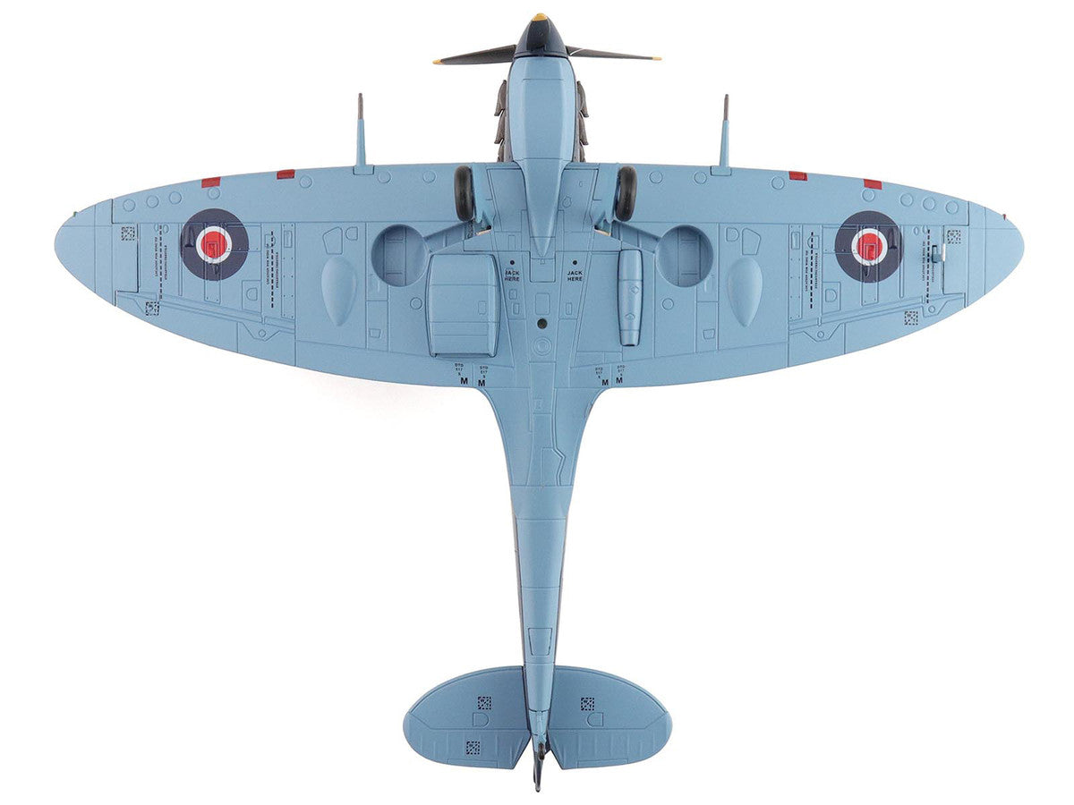 Supermarine Spitfire Mk.Vb Trop Fighter Aircraft "EP706 George Beurling No. 249 Squadron Malta" (1942) British Royal Air Force "Air Power Series" 1/48 Diecast Model by Hobby Master-2
