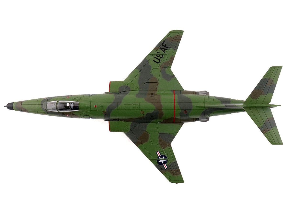 McDonnell RF-101A Voodoo Fighter Aircraft "54-1512 363rd Tactical Reconnaissance Wing Udorn Royal Thai Air Force Base" (1965) United States Air Force "Air Power Series" 1/72 Diecast Model by Hobby Master-3