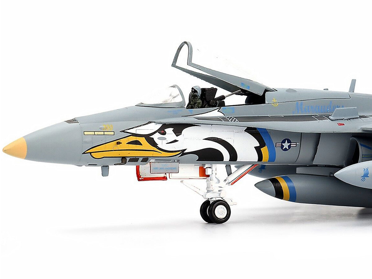 F/A-18C U.S. Navy Hornet Fighter Aircraft "VFA-82 Marauders" Limited Edition to 600 pieces Worldwide 1/72 Diecast Model by JC Wings-1
