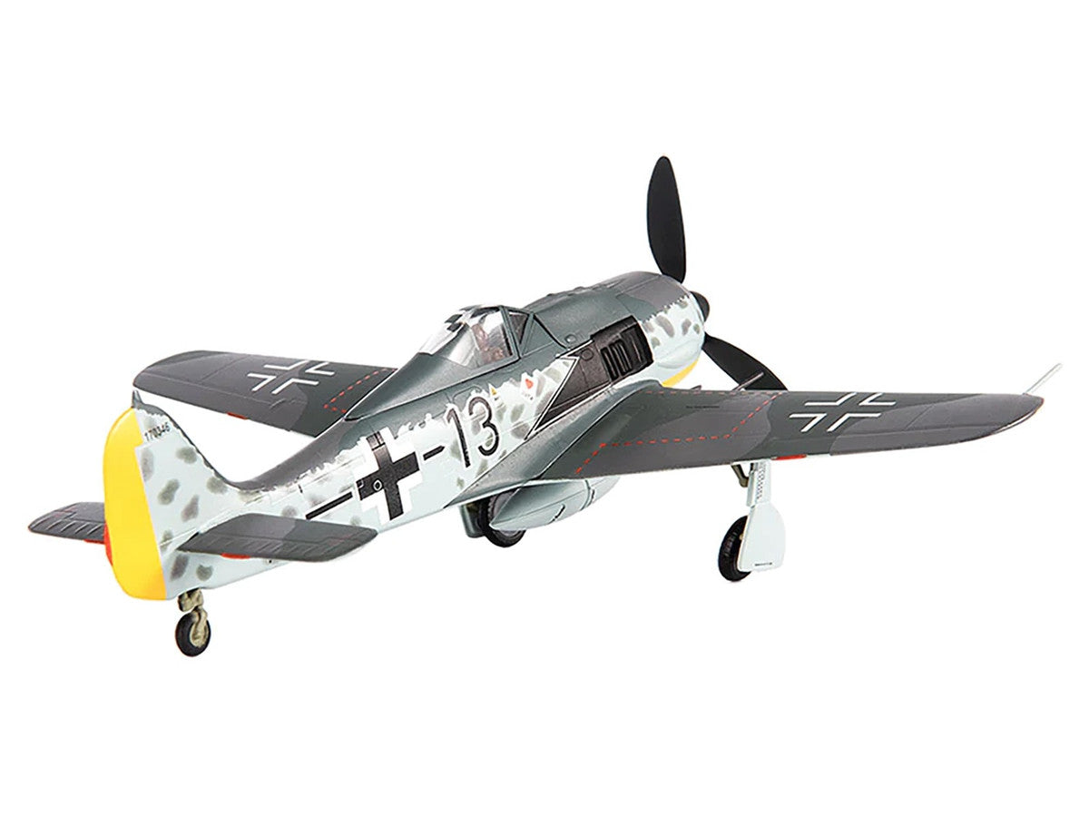 Focke-Wulf Fw 190A-8 Fighter Aircraft "JG 26 Schlageter France" (1945) German Luftwaffe 1/72 Diecast Model by JC Wings-2