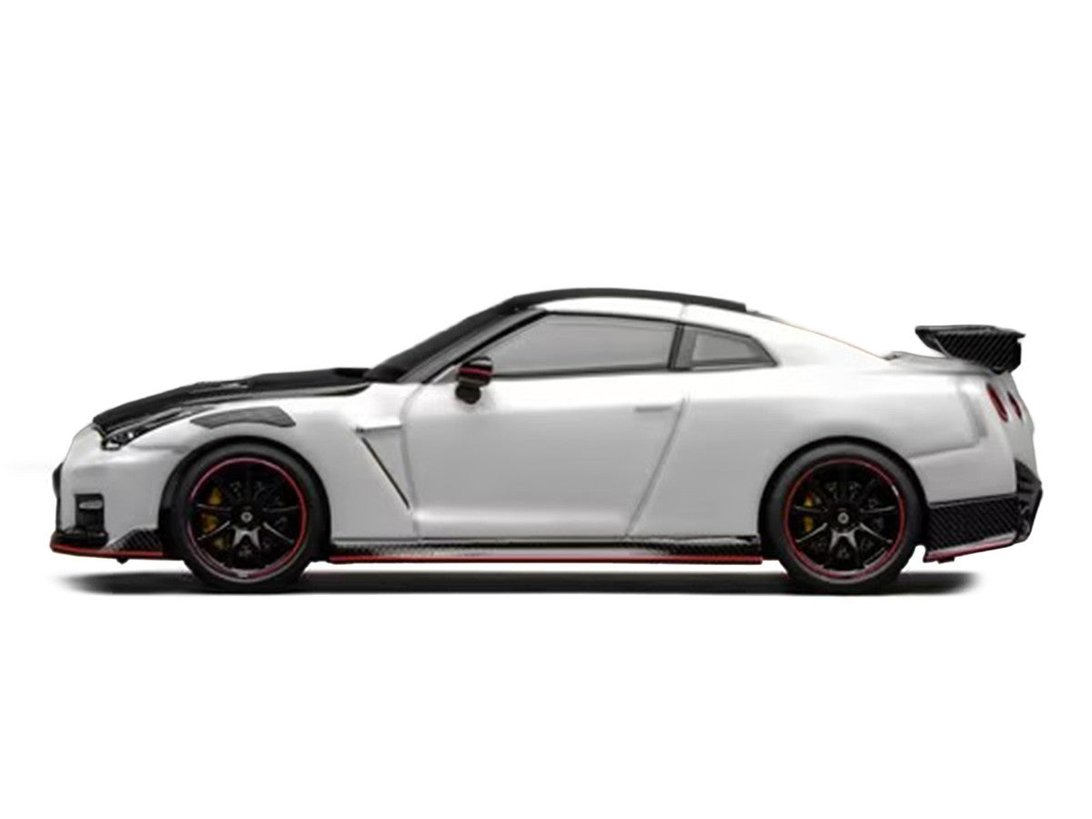 2022 Nissan GT-R Nismo (R35) RHD (Right Hand Drive) Brilliant White Pearl with Carbon Hood and Top "Senior 64" Series 1/64 Diecast Model Car by MotorHelix-3