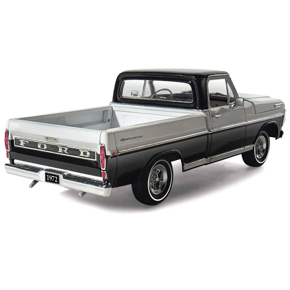 Skill 3 Model Kit 1972 Ford Sport Custom Pickup Truck 1/25 Scale Model by Moebius-3