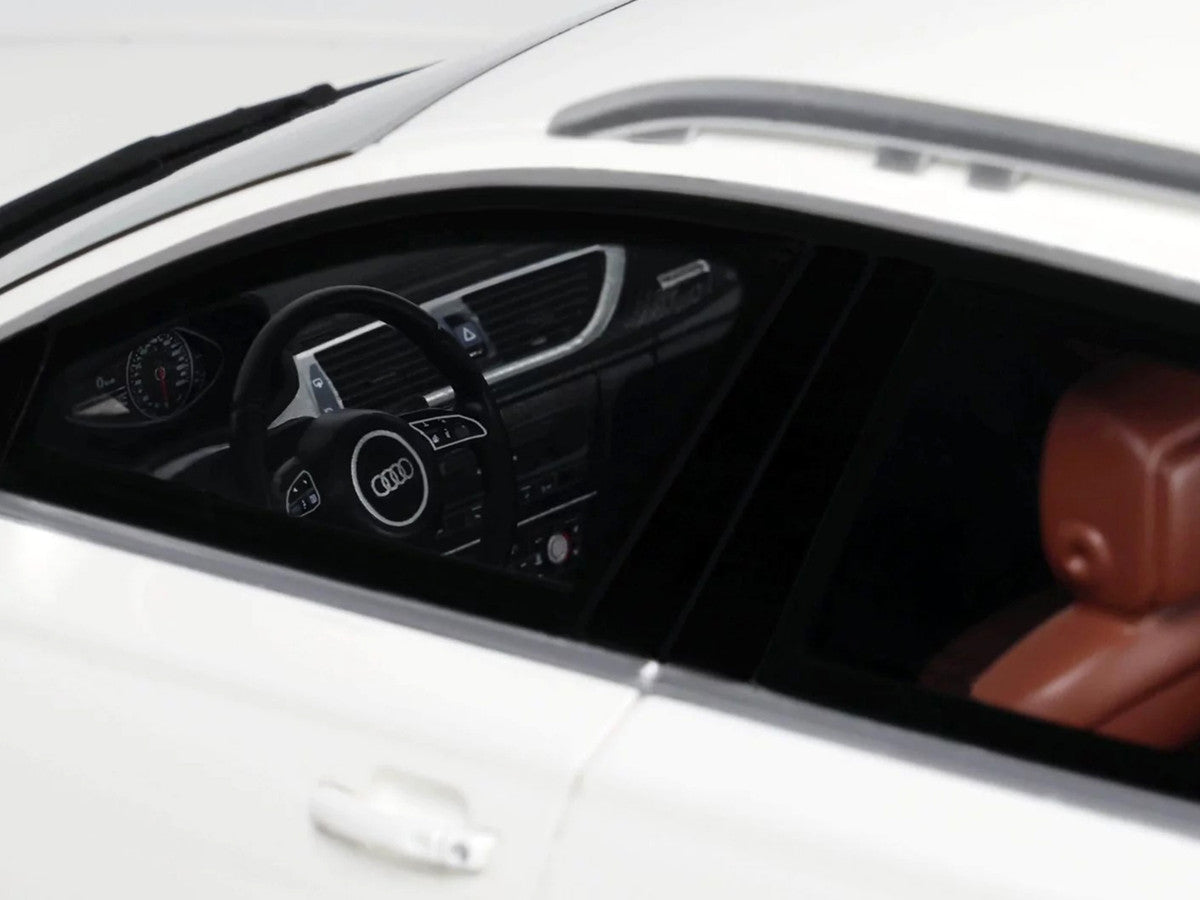 2015 Audi C7 All Road Ibis White 1/18 Model Car by Otto Mobile-2