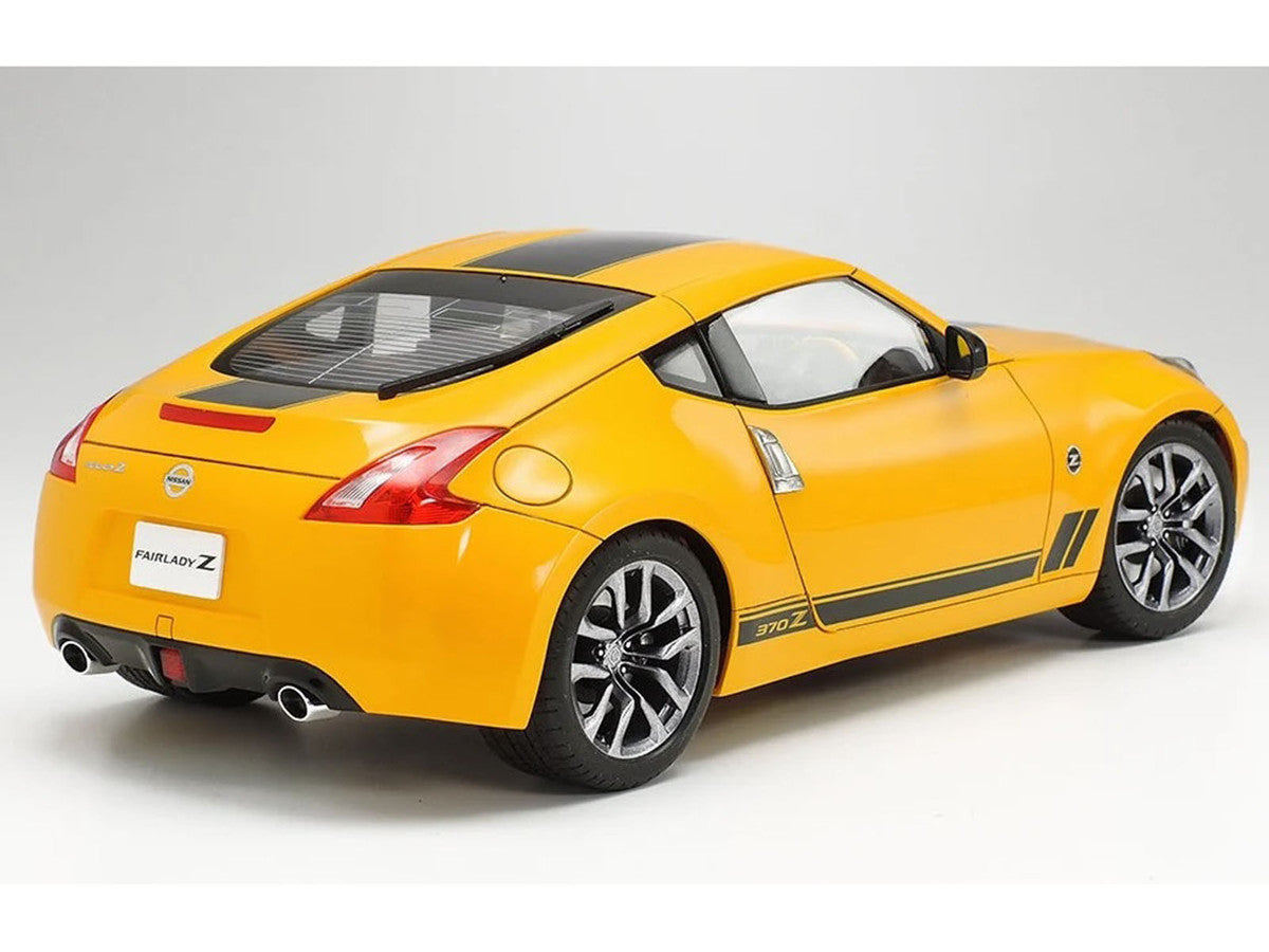 Model Kit Nissan 370Z Heritage Edition 1/24 Scale Model by Tamiya-1