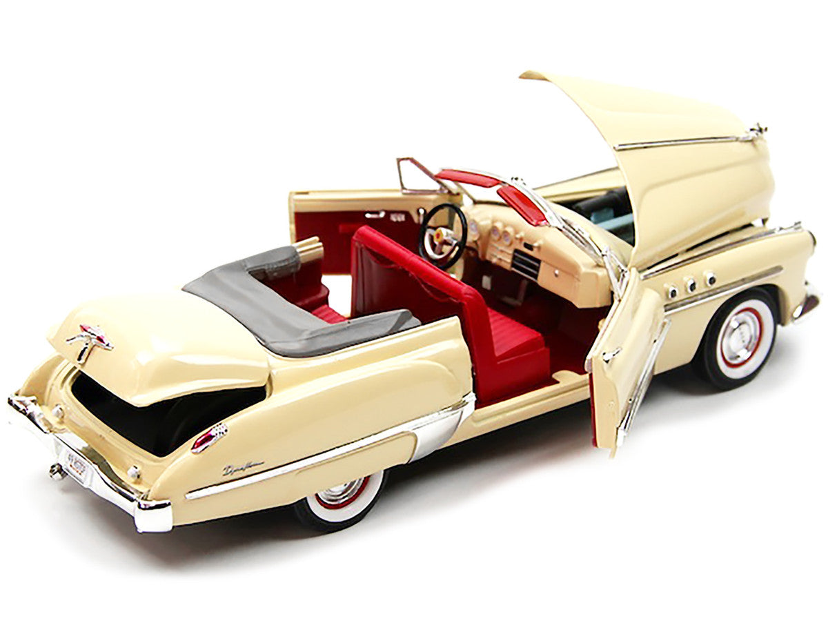 1949 Buick Roadmaster Cream with Red Interior 1/18 Diecast Model Car by Motormax-2